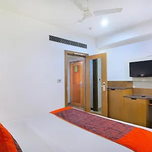 Hari Piorko Grand - 2 Min From New Railway Station Отель